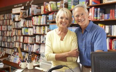 bigstock-Couple-running-bookshop-13904324 bigstock-Couple-running-bookshop-13904324